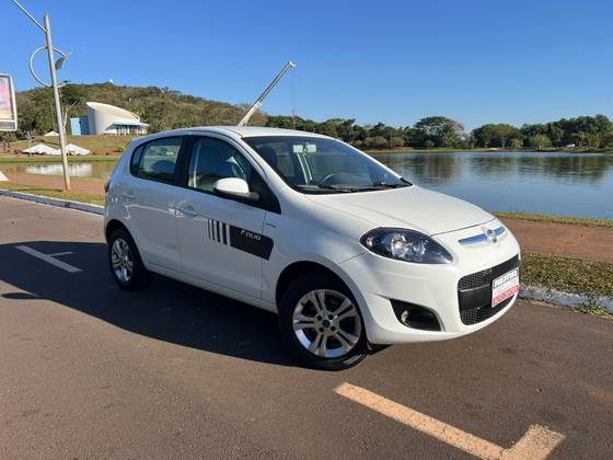 FIAT PALIO 1.6 MPI ESSENCE 16V FLEX 4P AUTOMATIZADO FIAT PALIO 1.6 MPI ESSENCE 16V FLEX 4P AUTOMATIZADO